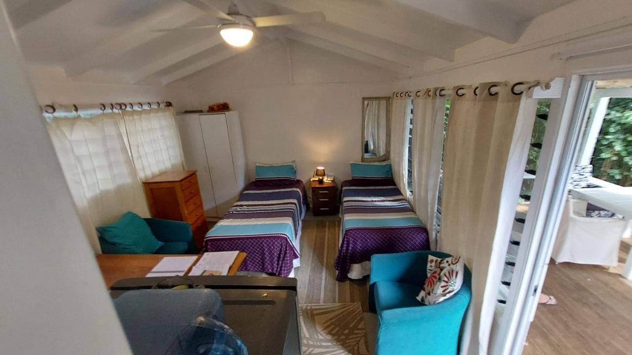 Are Tamareni 2Br Beach Cottage Or River Studio Аваруа Номер фото