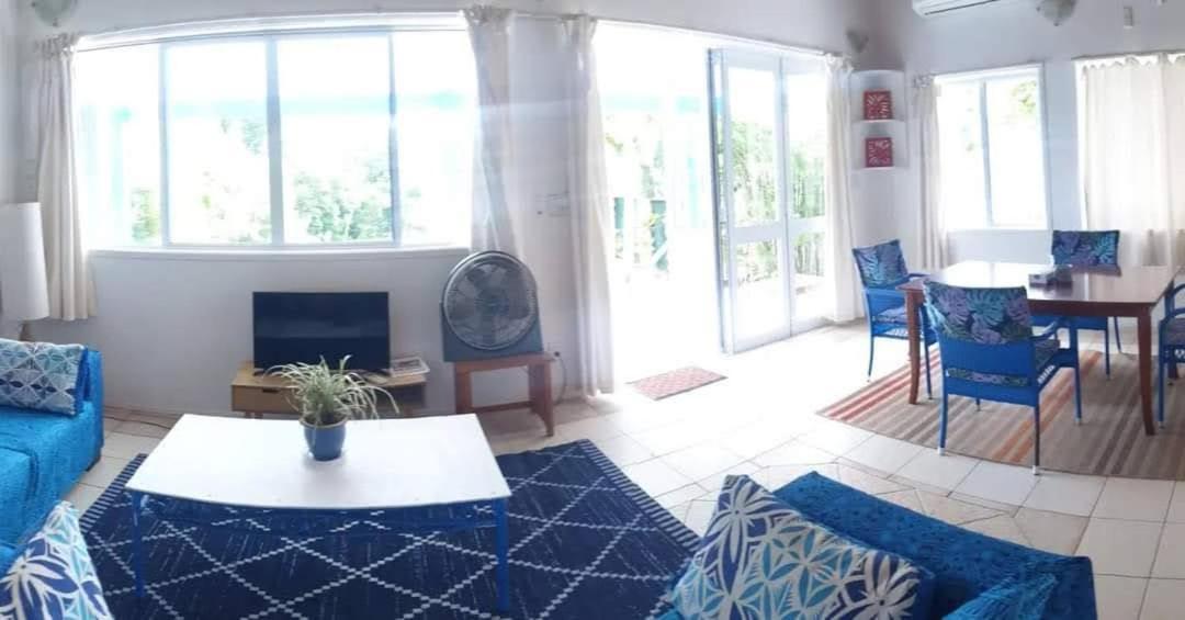 Are Tamareni 2Br Beach Cottage Or River Studio Аваруа Номер фото