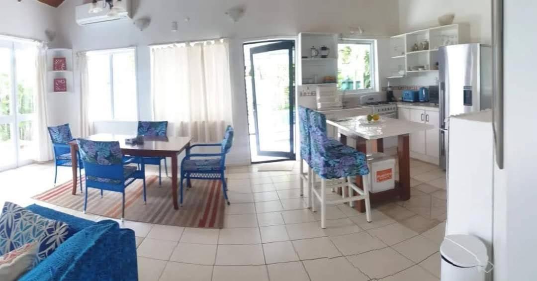 Are Tamareni 2Br Beach Cottage Or River Studio Аваруа Номер фото